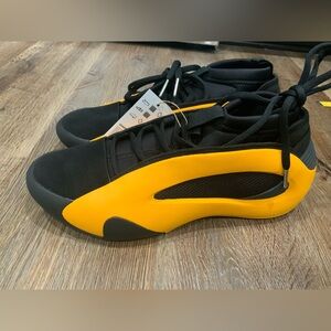 NEW Adidas Harden Volume 8 Black Yellow Gold Basketball IG6589 Men’s Size 8.5